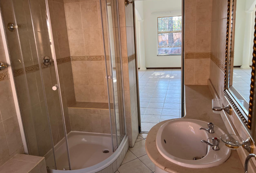 4 Bedroom Property for Sale in Glenvista Gauteng