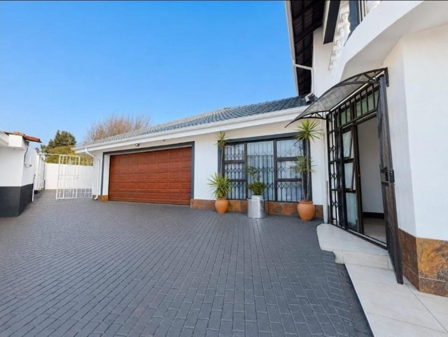 4 Bedroom Property for Sale in Brackendowns Gauteng