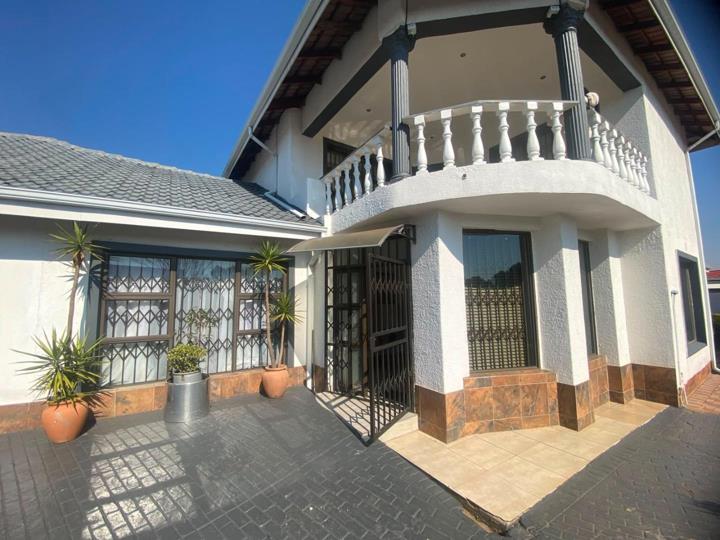 4 Bedroom Property for Sale in Brackendowns Gauteng