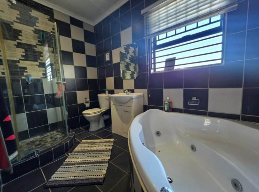 4 Bedroom Property for Sale in Brackendowns Gauteng