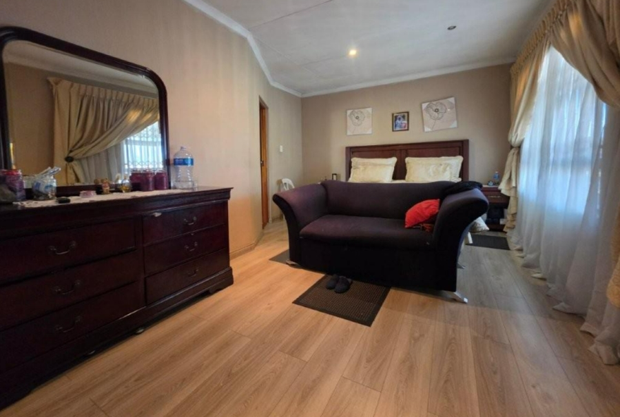 4 Bedroom Property for Sale in Brackendowns Gauteng