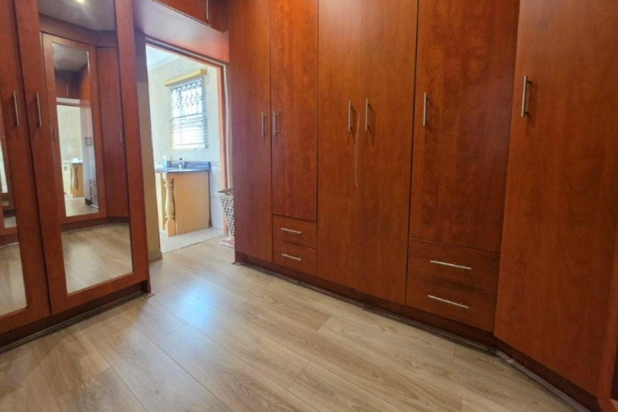 4 Bedroom Property for Sale in Brackendowns Gauteng