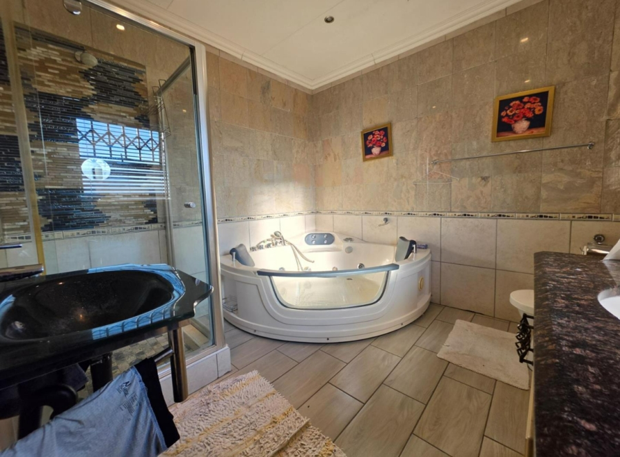 4 Bedroom Property for Sale in Brackendowns Gauteng