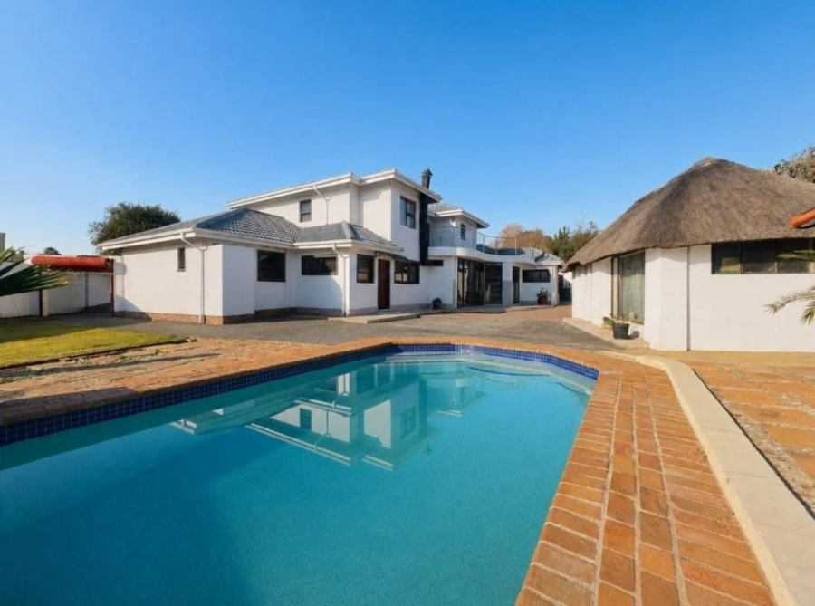 4 Bedroom Property for Sale in Brackendowns Gauteng