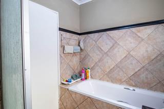 4 Bedroom Property for Sale in Liefde en Vrede Gauteng