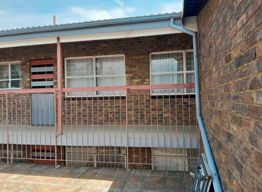 3 Bedroom Property for Sale in Brackendowns Gauteng