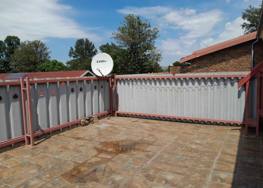 3 Bedroom Property for Sale in Brackendowns Gauteng