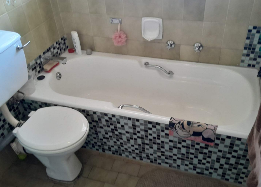 3 Bedroom Property for Sale in Brackendowns Gauteng