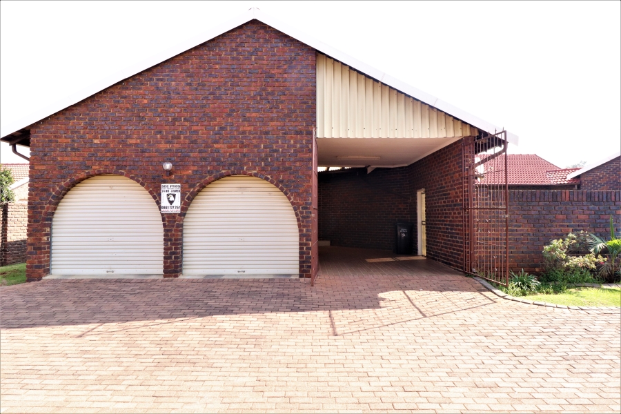To Let 3 Bedroom Property for Rent in Birchleigh Gauteng