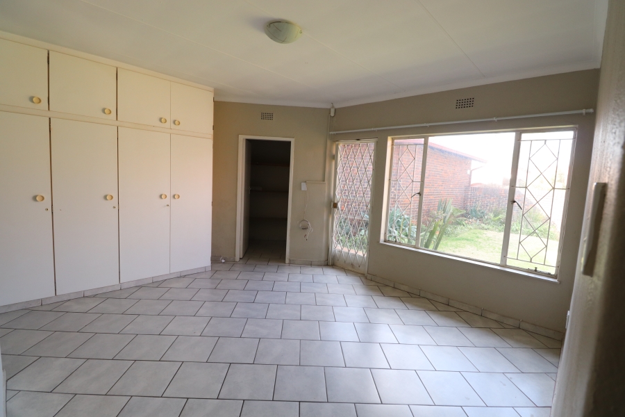 To Let 3 Bedroom Property for Rent in Birchleigh Gauteng