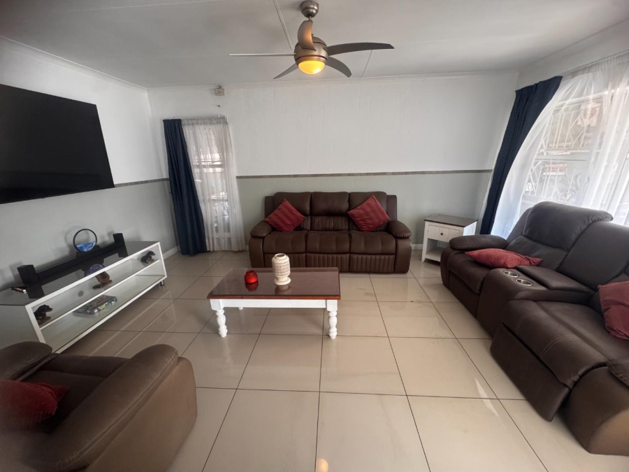 4 Bedroom Property for Sale in Verwoerdpark Gauteng