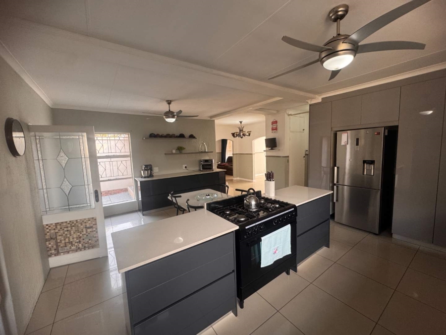 4 Bedroom Property for Sale in Verwoerdpark Gauteng