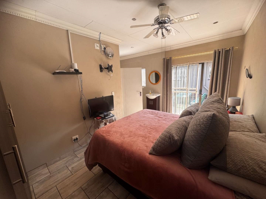 4 Bedroom Property for Sale in Verwoerdpark Gauteng