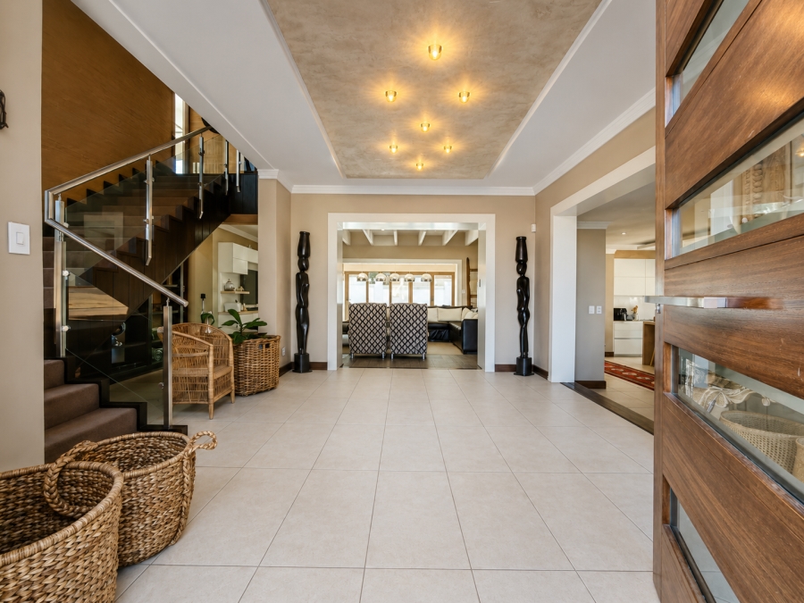 5 Bedroom Property for Sale in Three Rivers Proper Gauteng