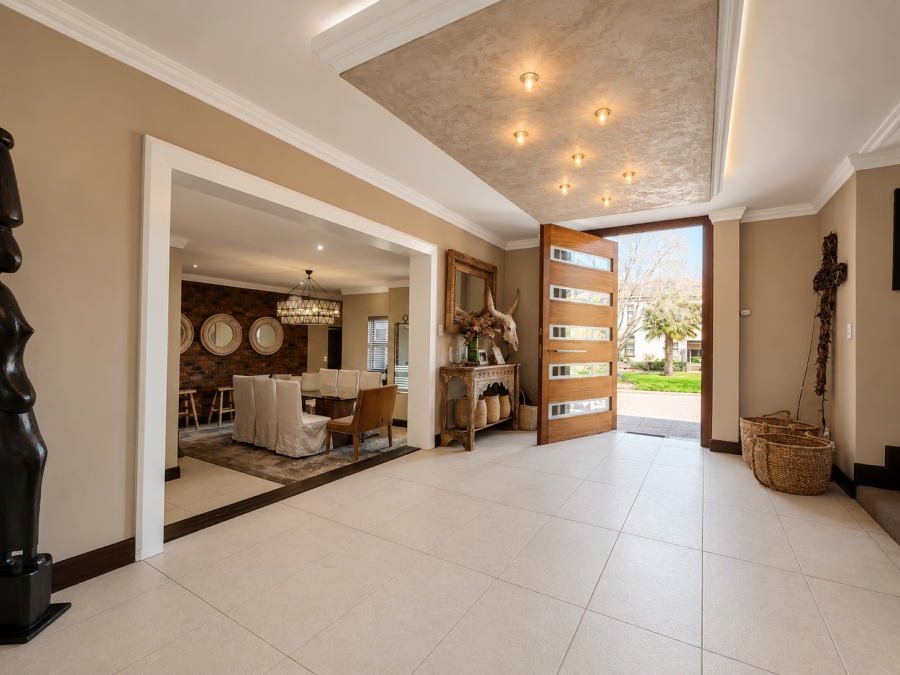 5 Bedroom Property for Sale in Three Rivers Proper Gauteng