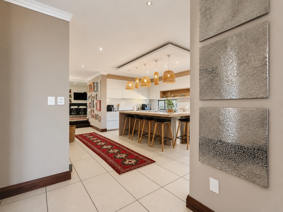 5 Bedroom Property for Sale in Three Rivers Proper Gauteng