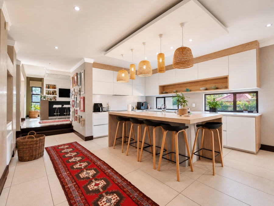 5 Bedroom Property for Sale in Three Rivers Proper Gauteng