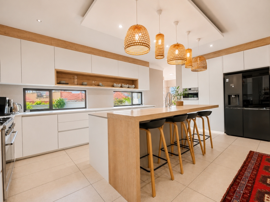 5 Bedroom Property for Sale in Three Rivers Proper Gauteng