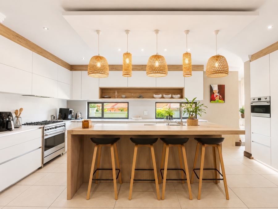 5 Bedroom Property for Sale in Three Rivers Proper Gauteng