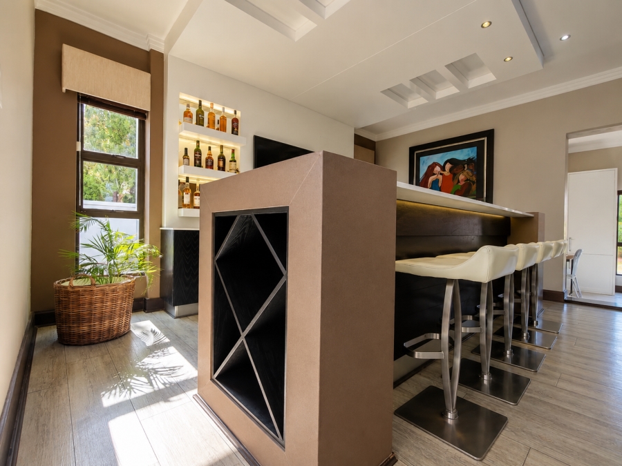 5 Bedroom Property for Sale in Three Rivers Proper Gauteng
