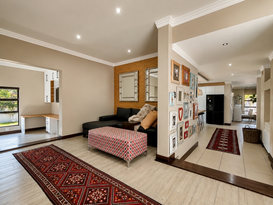 5 Bedroom Property for Sale in Three Rivers Proper Gauteng
