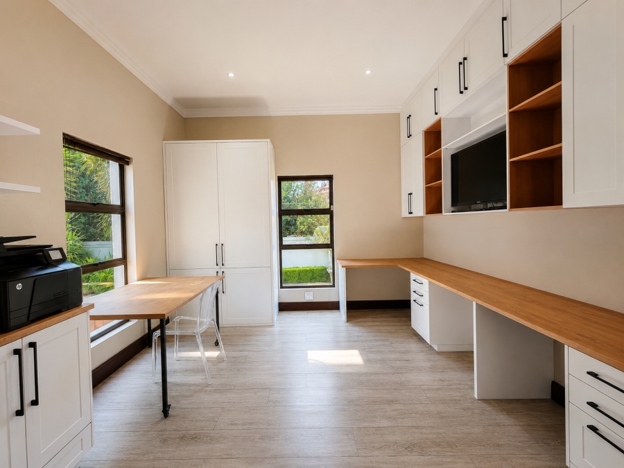 5 Bedroom Property for Sale in Three Rivers Proper Gauteng