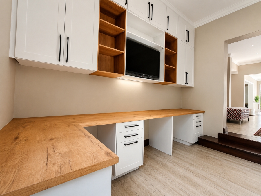5 Bedroom Property for Sale in Three Rivers Proper Gauteng