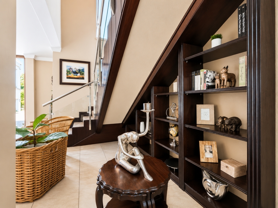 5 Bedroom Property for Sale in Three Rivers Proper Gauteng