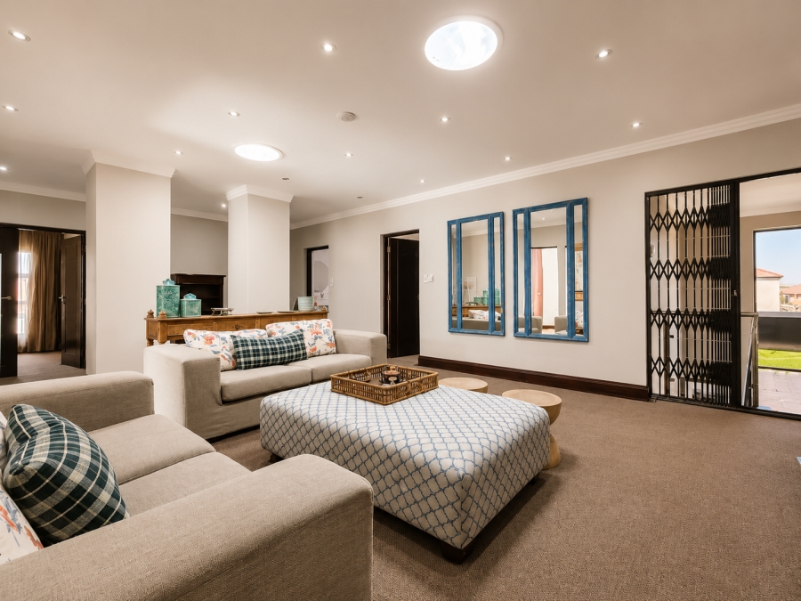5 Bedroom Property for Sale in Three Rivers Proper Gauteng