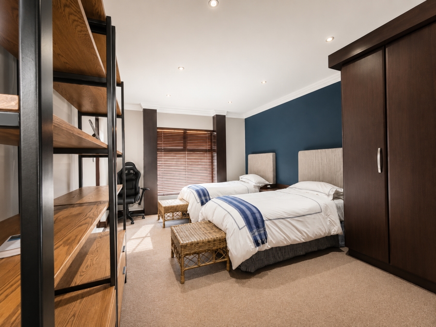5 Bedroom Property for Sale in Three Rivers Proper Gauteng