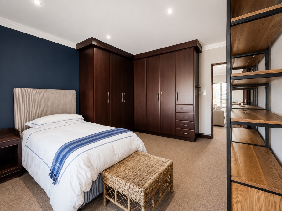 5 Bedroom Property for Sale in Three Rivers Proper Gauteng