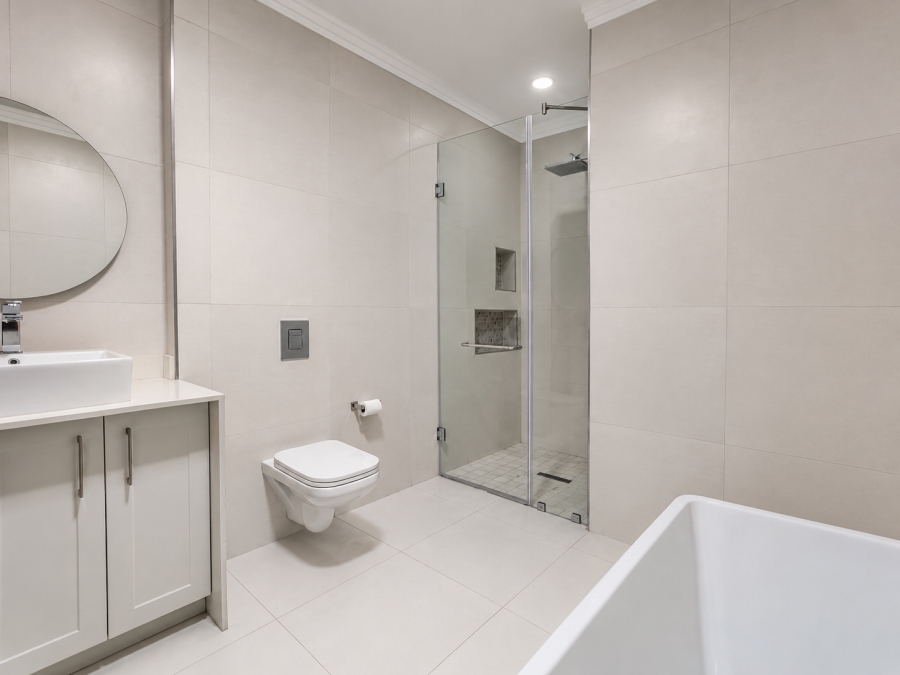 5 Bedroom Property for Sale in Three Rivers Proper Gauteng