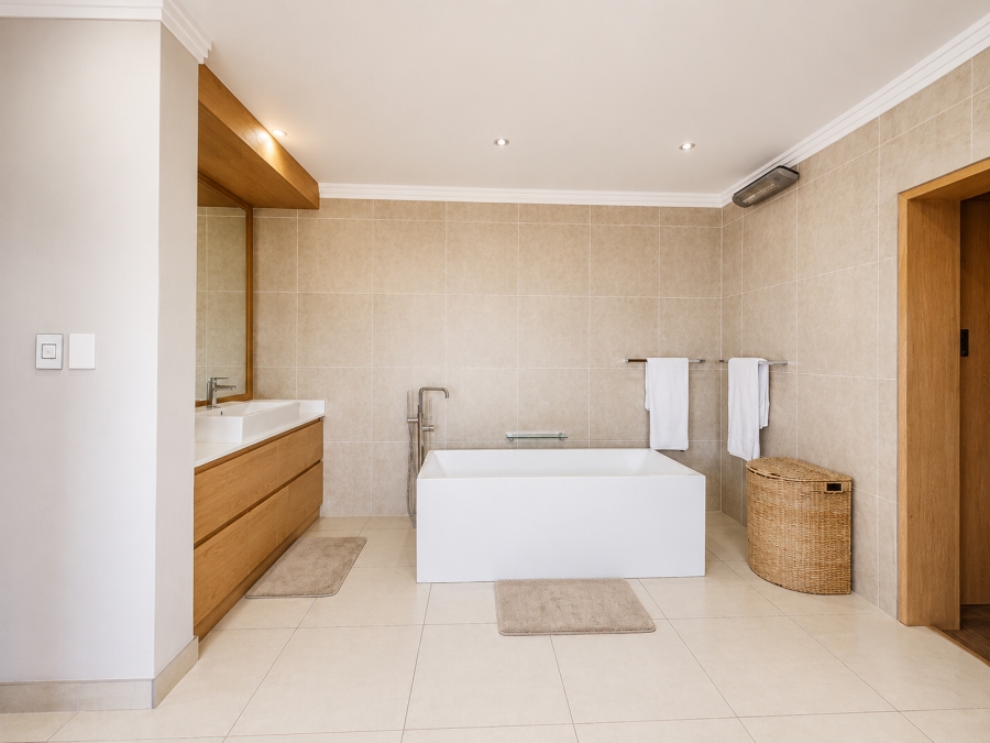 5 Bedroom Property for Sale in Three Rivers Proper Gauteng