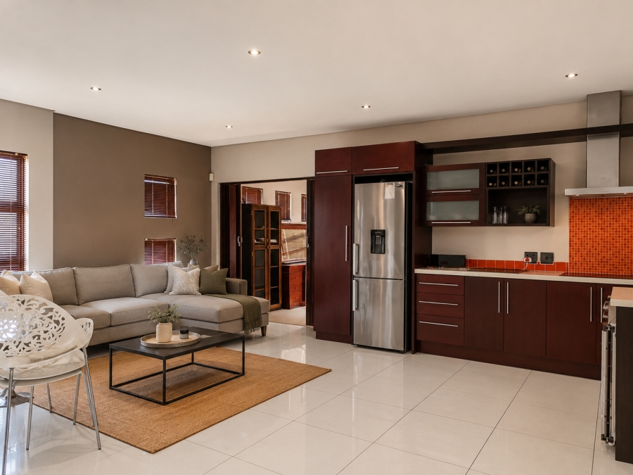 5 Bedroom Property for Sale in Three Rivers Proper Gauteng