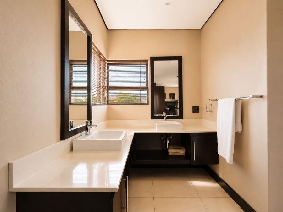 5 Bedroom Property for Sale in Three Rivers Proper Gauteng