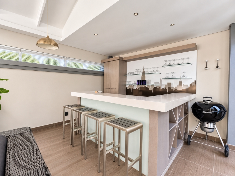 5 Bedroom Property for Sale in Three Rivers Proper Gauteng