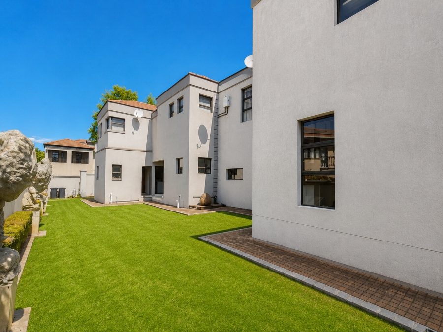 5 Bedroom Property for Sale in Three Rivers Proper Gauteng