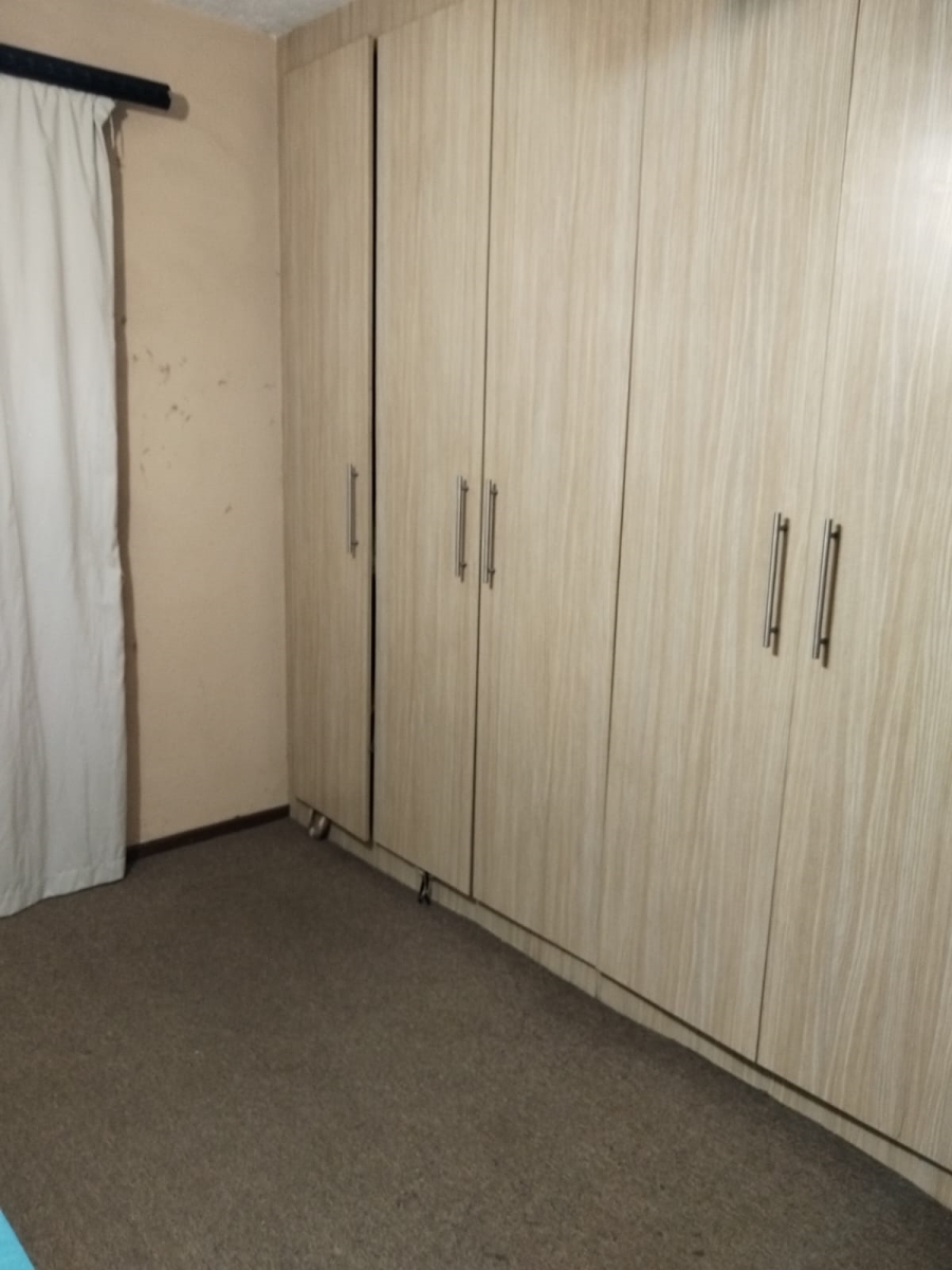 To Let 2 Bedroom Property for Rent in Glen Marais Gauteng