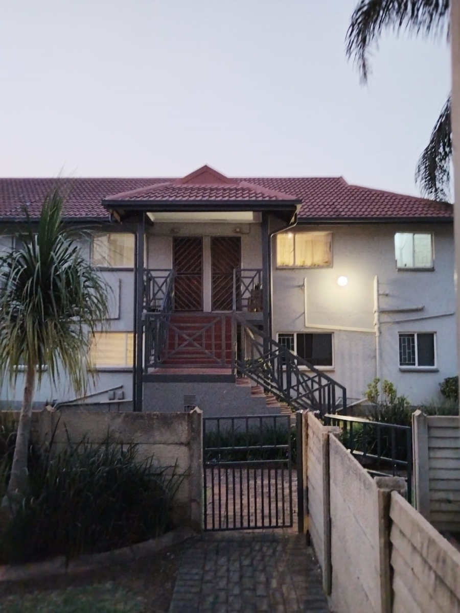 To Let 2 Bedroom Property for Rent in Glen Marais Gauteng