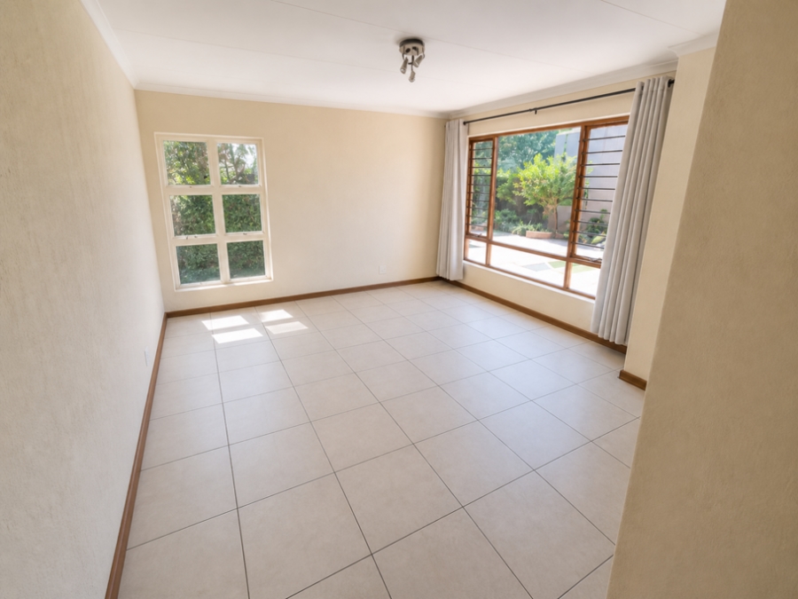 To Let 4 Bedroom Property for Rent in Van Riebeeck Park Gauteng