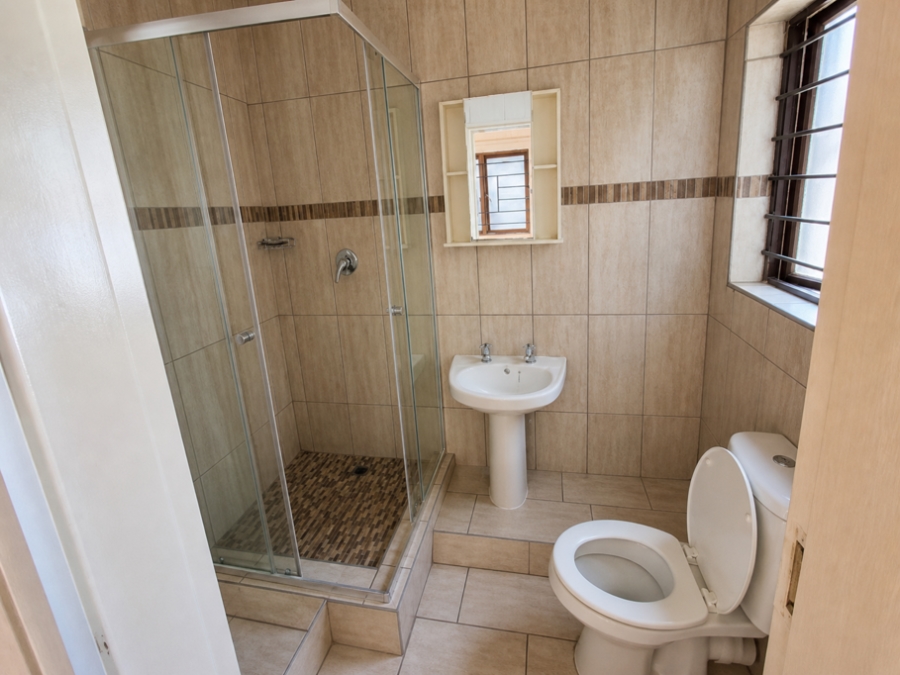 To Let 4 Bedroom Property for Rent in Van Riebeeck Park Gauteng