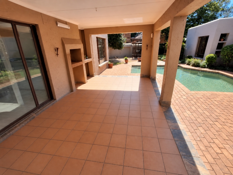 To Let 4 Bedroom Property for Rent in Van Riebeeck Park Gauteng