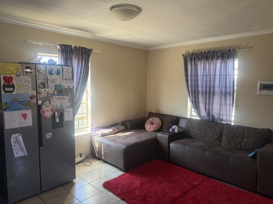 To Let 2 Bedroom Property for Rent in Olievenhoutbosch Gauteng