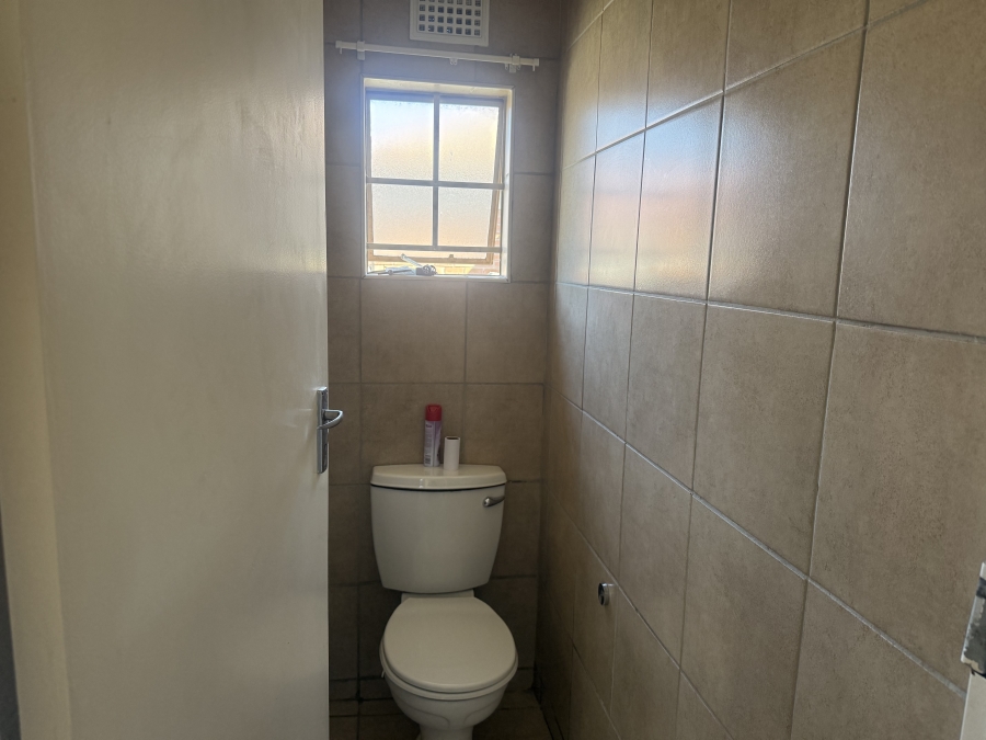 To Let 2 Bedroom Property for Rent in Olievenhoutbosch Gauteng