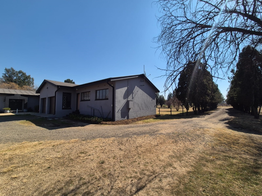 3 Bedroom Property for Sale in Theoville Gauteng