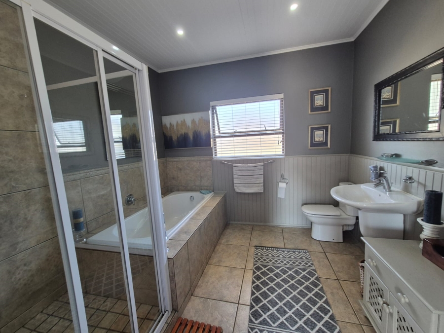3 Bedroom Property for Sale in Theoville Gauteng