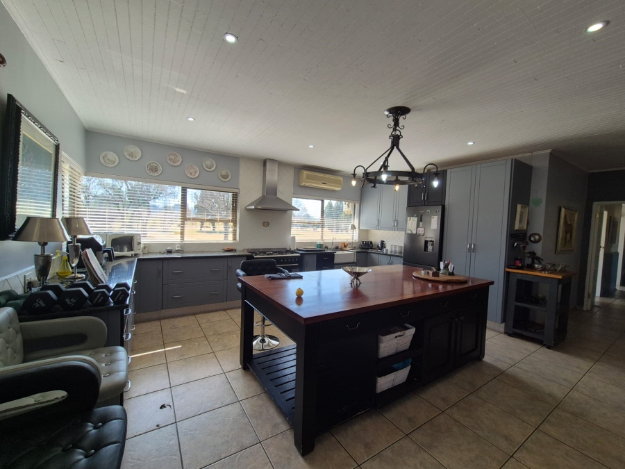 3 Bedroom Property for Sale in Theoville Gauteng