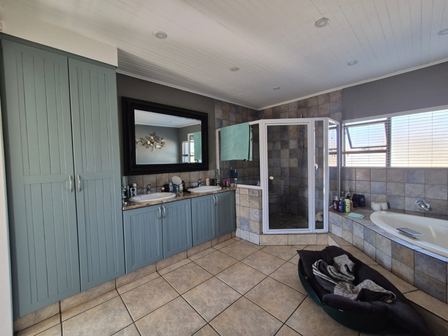 3 Bedroom Property for Sale in Theoville Gauteng