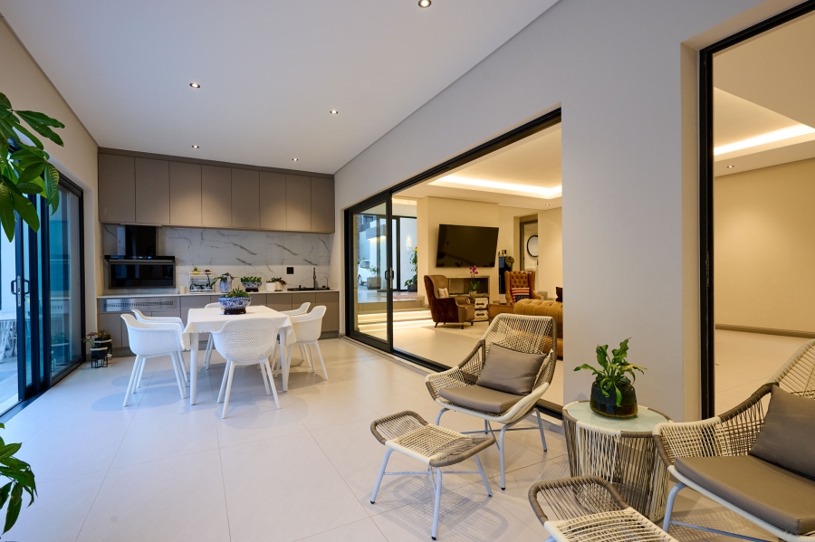 7 Bedroom Property for Sale in Waterfall Country Estate Gauteng
