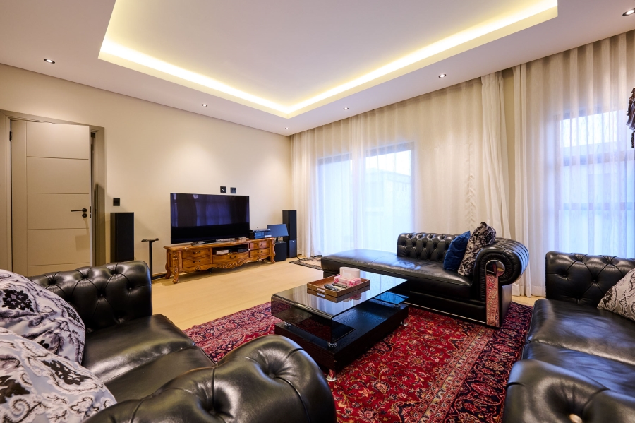 7 Bedroom Property for Sale in Waterfall Country Estate Gauteng